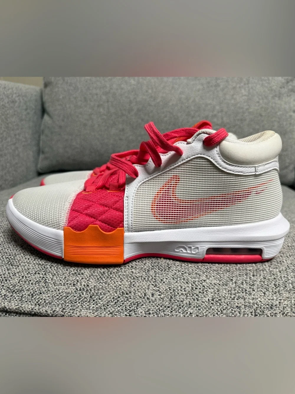 Nike LeBron Witness 8